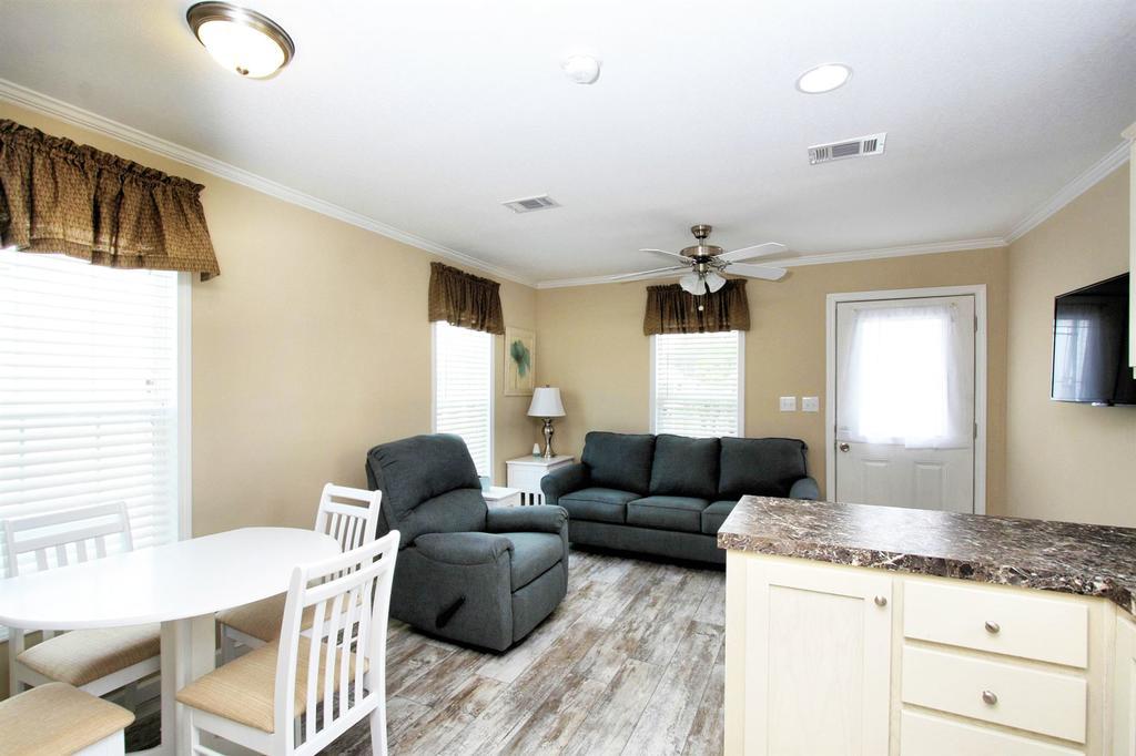 Majestic Oaks Rv Resort Зефирхиллс Экстерьер фото