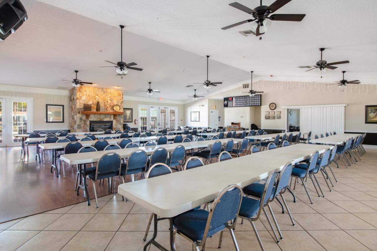 Majestic Oaks Rv Resort Зефирхиллс Экстерьер фото